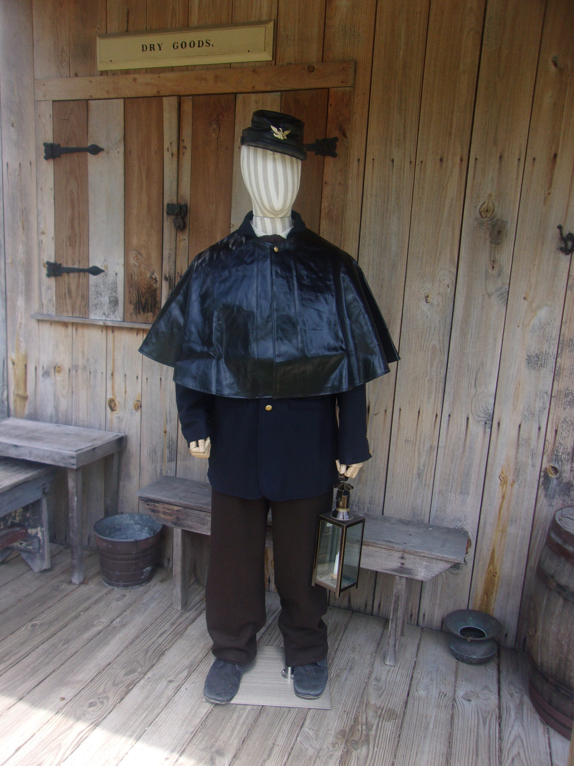 Vulcanize Capes - Elbow Length - Image 5